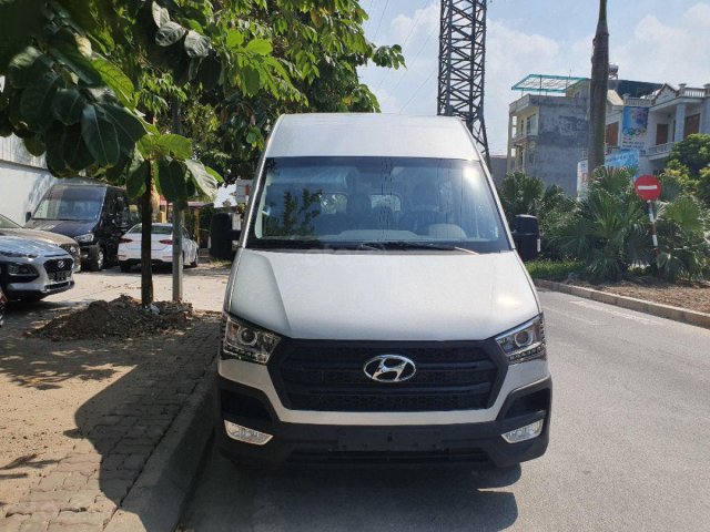 Bán Hyundai Solati H350 2.5 MT năm 2020, màu trắng0