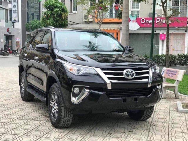 Cần bán Toyota Fortuner 2.4G 4x2 AT năm 2020, màu đen0