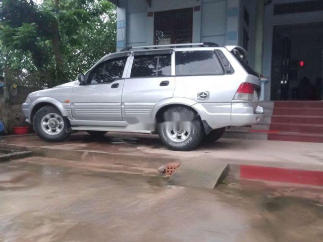 Cần bán gấp Ssangyong Musso sản xuất 1998, màu bạc, nhập khẩu0