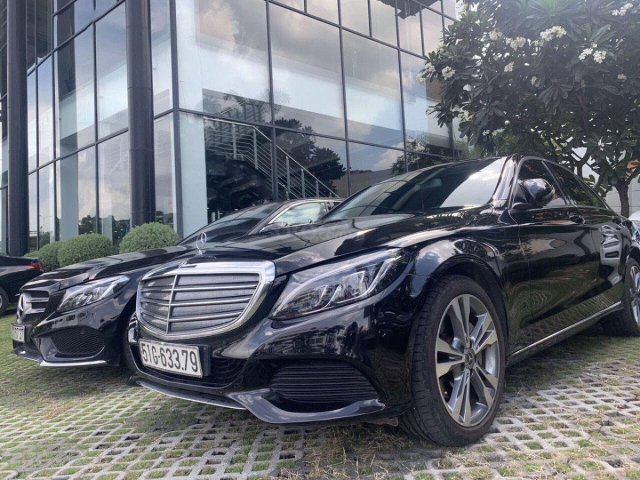 Cần bán xe Mercedes C250 đời 2017, màu đen chính chủ