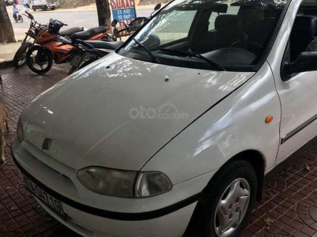 Bán Fiat Siena ED 1.3 năm 2002, màu trắng, chính chủ 