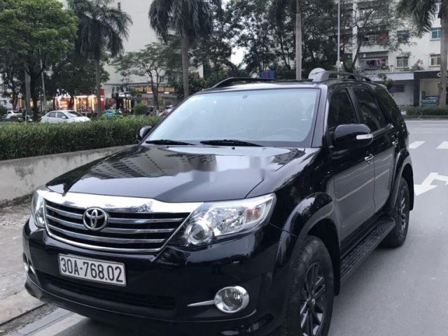 Bán Toyota Fortuner đời 2016, màu đen số tự động, 638tr