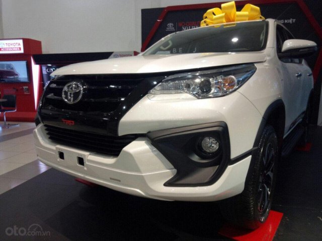 Bán Toyota Fortuner 2.7V 4x2 AT TRD 2020, màu trắng0