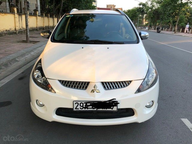 Cần bán gấp Mitsubishi Grandis năm 2010, màu trắng xe gia đình giá tốt 420 triệu đồng0