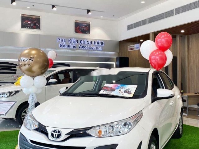Cần bán xe Toyota Vios năm 2020, màu trắng, 470 triệu0