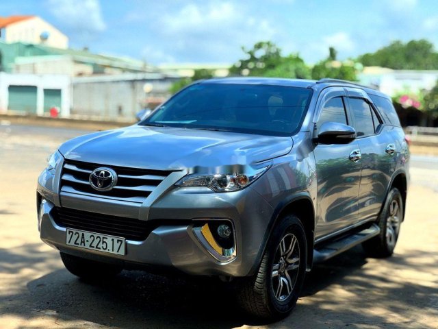 Bán Toyota Fortuner năm 2017, màu bạc còn mới, giá tốt