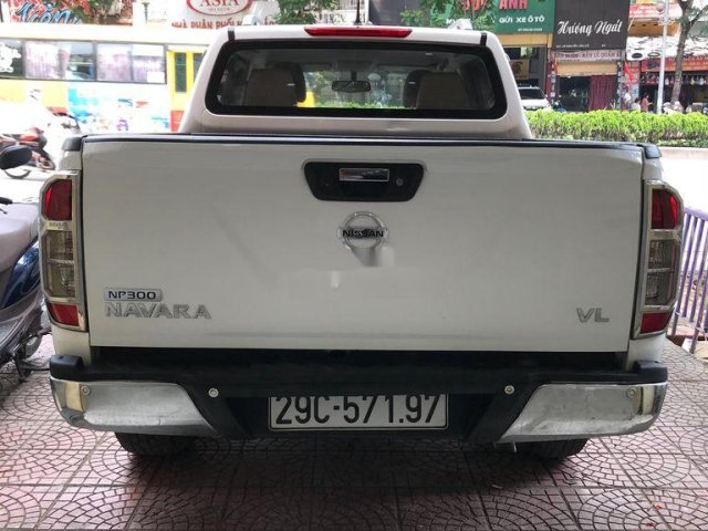 Cần bán xe Nissan Navara AT năm 2015, màu trắng, nhập khẩu số tự động giá cạnh tranh0