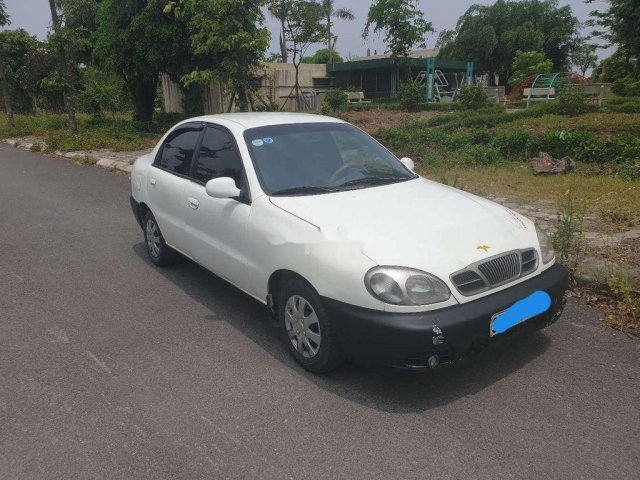 Cần bán xe Daewoo Lanos năm sản xuất 2002, màu trắng