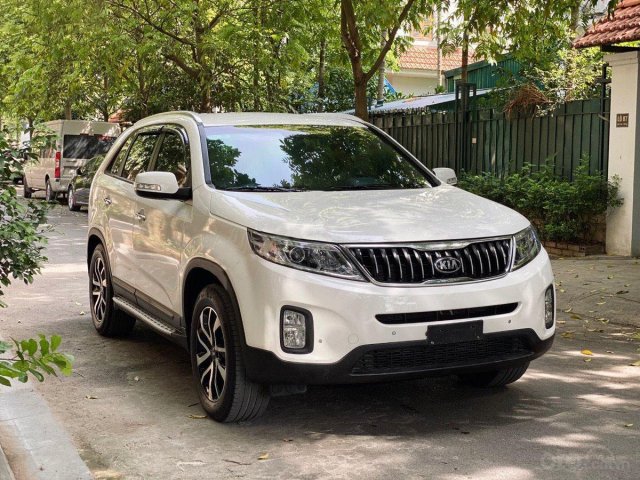 Cần bán xe Kia Sorento 2.4GAT đời 2018, màu trắng, giá chỉ 729 triệu