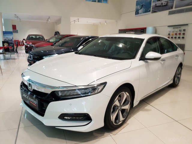 Giao xe nhanh tận nhà - Honda Accord 1.5 Turbo đời 2020, màu trắng0