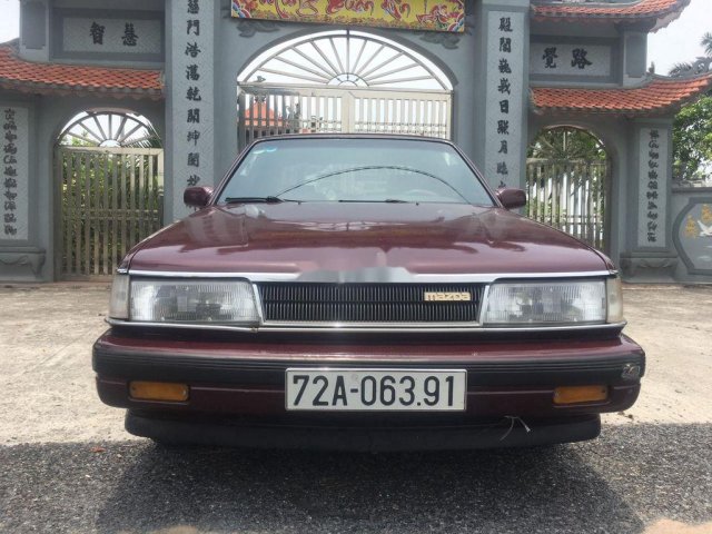 Cần bán gấp Mazda 929 năm sản xuất 1988, màu đỏ0