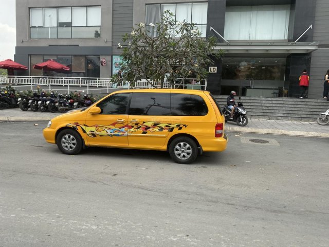 Cần bán Kia Carnival GS 2008