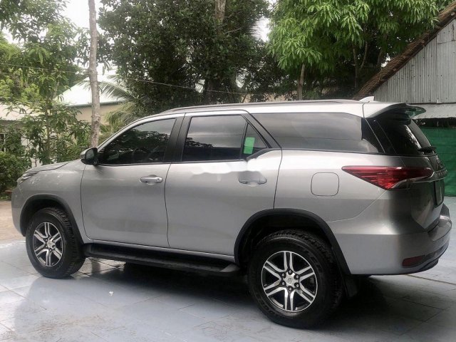 Cần bán lại xe Toyota Fortuner sản xuất 2019, màu bạc, 930 triệu