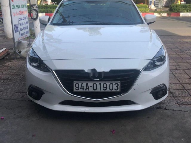 Bán Mazda 3 1.5 AT năm sản xuất 2016, màu trắng còn mới