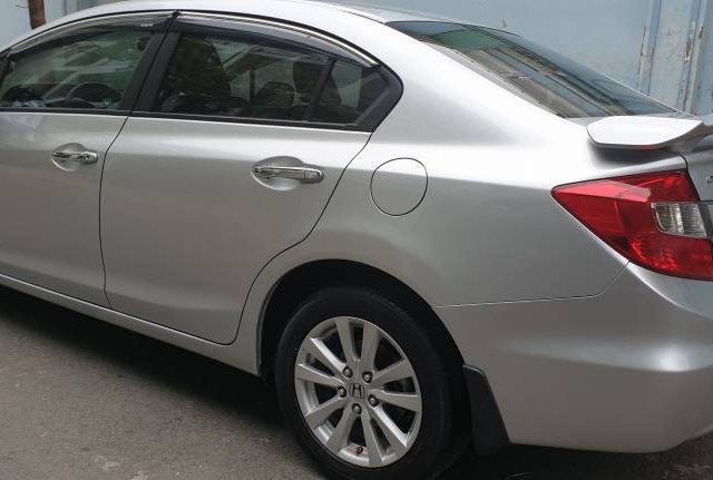 Xe Honda Civic 2.0 AT năm sản xuất 2014, màu bạc còn mới0