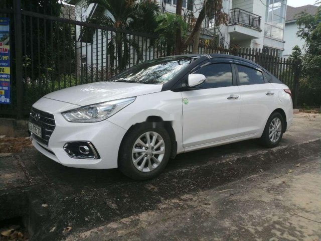 Bán xe Hyundai Accent 2019, màu trắng, nhập khẩu nguyên chiếc chính chủ