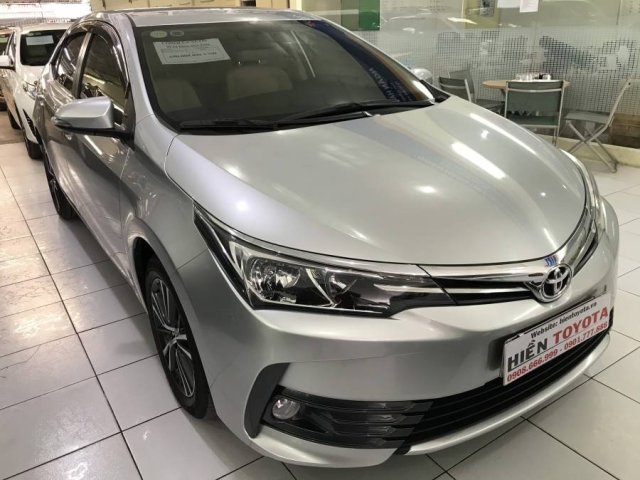 Cần bán xe Toyota Corolla Altis năm sản xuất 2018, màu bạc0