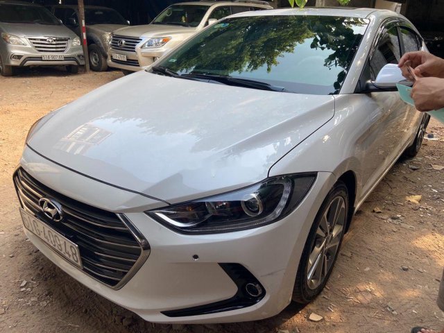 Bán Hyundai Elantra sản xuất năm 2017 giá cạnh tranh