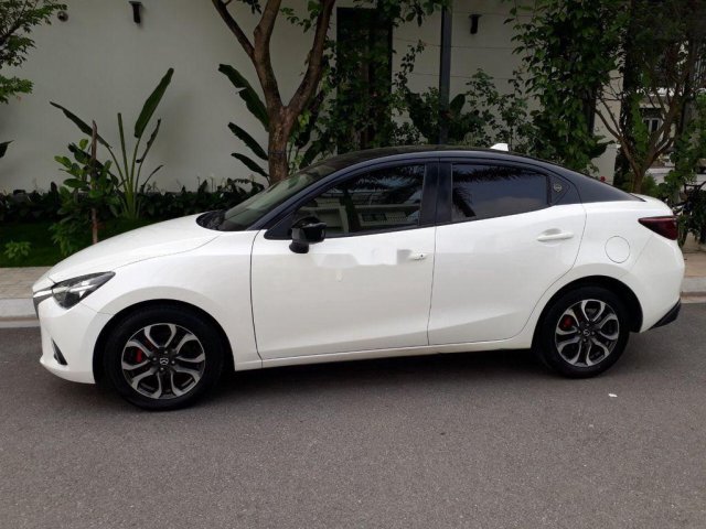 Bán xe Mazda 2 đời 2017, màu trắng