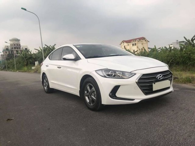 Cần bán Hyundai Elantra GLS sản xuất 2017, màu trắng còn mới 