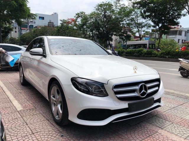 Cần bán xe Mercedes E class sản xuất 2018, nhập khẩu nguyên chiếc