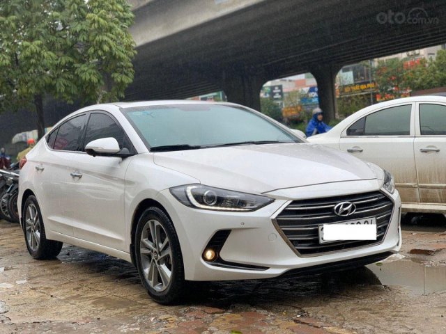 Bán xe Hyundai Elantra sản xuất năm 2017, màu trắng, 595tr