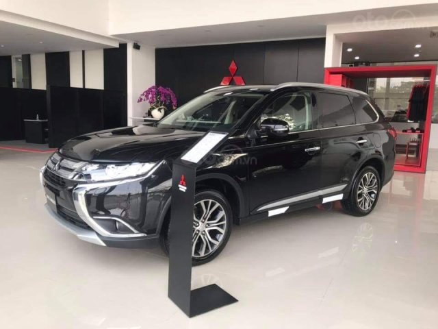 Toàn quốc thanh lý xe Outlander 2019, chưa đăng ký