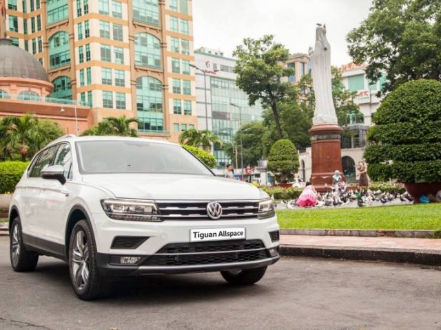 Bán Volkswagen Tiguan sản xuất 2018, màu trắng, xe nhập