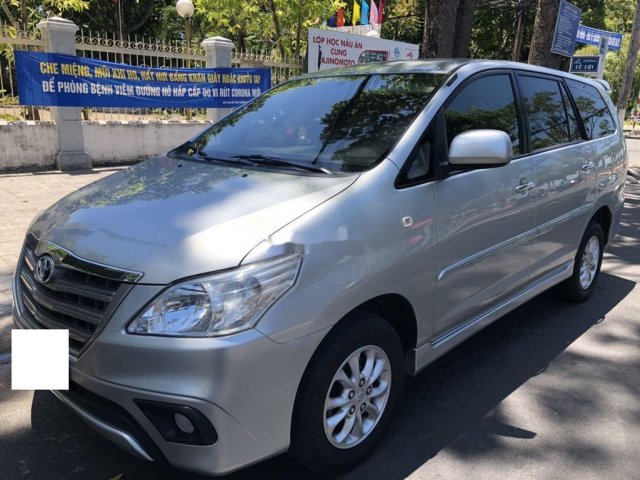 Xe Toyota Innova E 2.0MT năm sản xuất 2014 xe gia đình