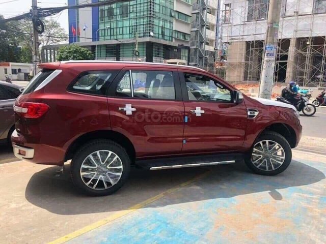 Everest titanium 4x2 giảm giá cực sốc, ưu đãi tặng phụ kiện cực khủng