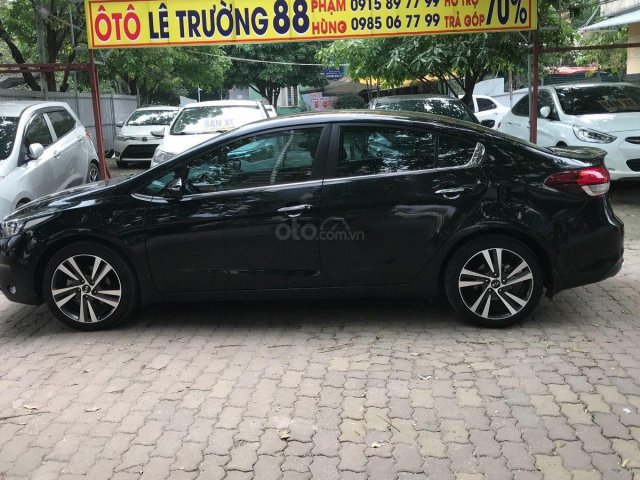 Cần bán gấp Kia Cerato 2.0 AT 2018, màu trắng, 565 triệu