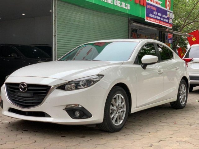 Bán Mazda 3 1.5 AT đời 2017, màu trắng số tự động