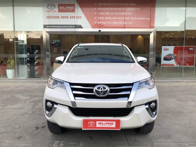 Cần bán Toyota Fortuner 2.7V AT xăng 4x2 2017, trắng 50.000km, xe gia đình giá ưu đãi