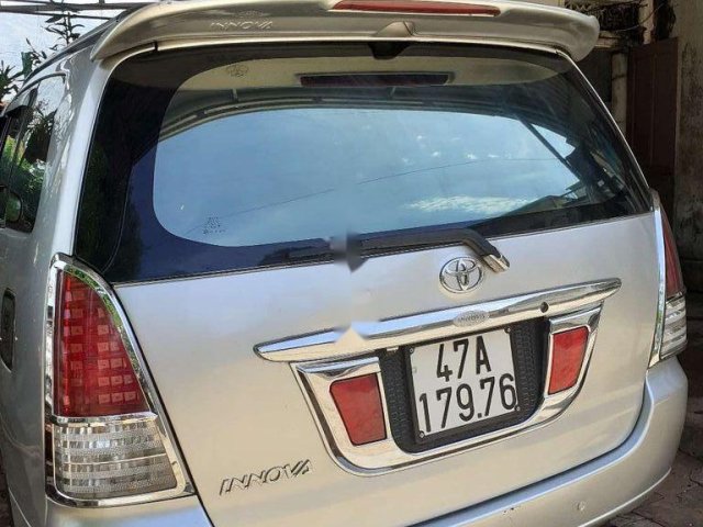 Bán xe Toyota Innova 2007, màu bạc, nhập khẩu  