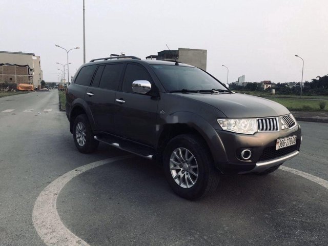 Cần bán gấp Mitsubishi Pajero 2.5MT sản xuất năm 2014, màu đen0