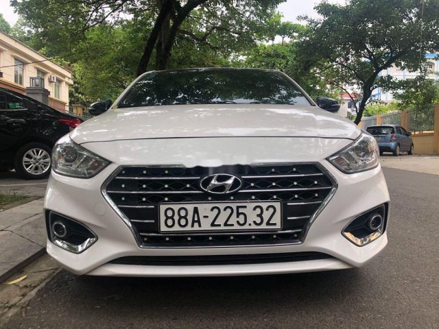 Cần bán gấp Hyundai Accent đời 2018, màu trắng, giá tốt0