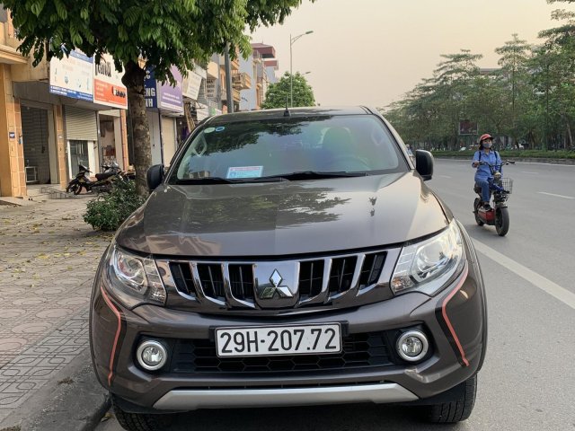 Bán xe Mitsubishi Triton 2018, màu xám