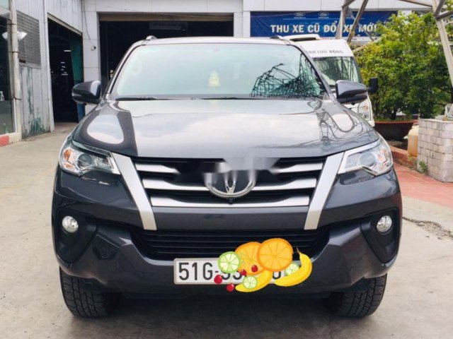 Bán Toyota Fortuner năm 2018, màu xám, số sàn