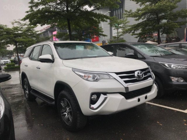 Bán Toyota Fortuner 2.7V 4x2 AT năm 2020, màu trắng, nhập khẩu0