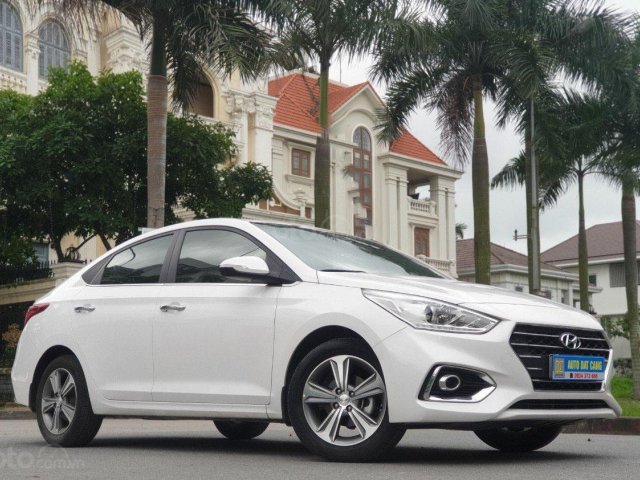 Cần bán gấp Hyundai Accent 1.4 ATH sản xuất 2019, màu trắng còn mới  0