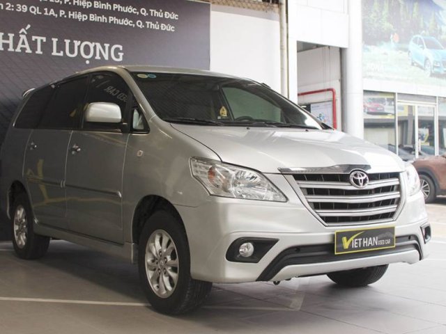 Bán Toyota Innova E 2.0MT năm 2014, màu bạc còn mới  