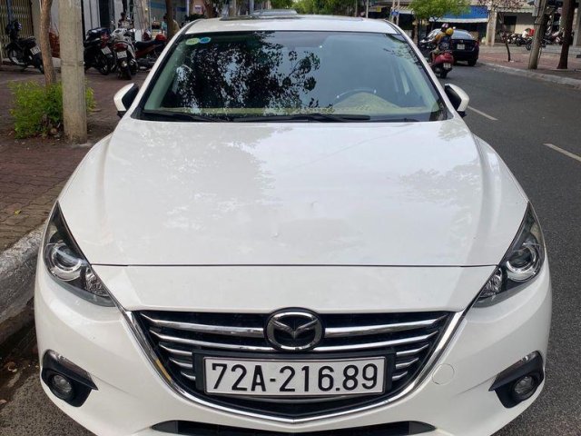 Bán Mazda 3 1.5AT 2017, màu trắng còn mới, giá 552tr