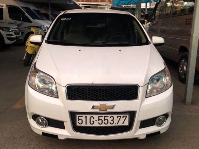 Bán ô tô Chevrolet Aveo năm 2018, màu trắng, số tự động0