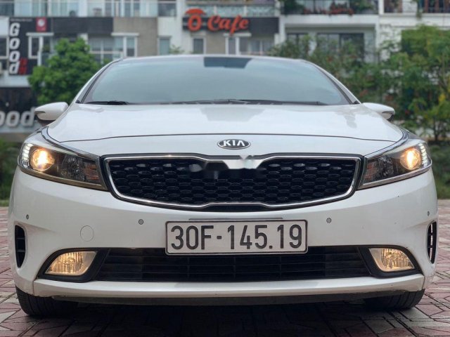 Cần bán gấp Kia Cerato 2018, màu trắng0