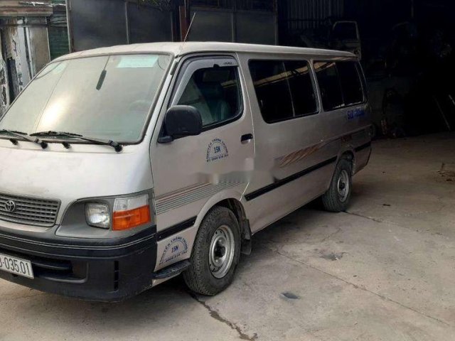 Bán xe Toyota Hiace đời 2003, màu bạc