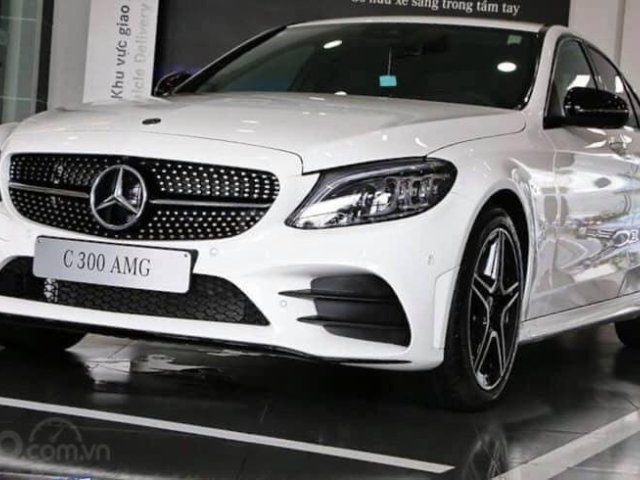 Bán nhanh chiếc Mercedes-Benz C300AMG, đời 2020, giao xe nhanh toàn quốc