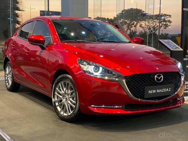 Bán Mazda 2 năm sản xuất 2020, màu đỏ, xe nhập 