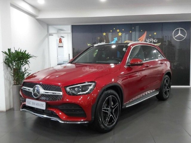 Cần bán gấp Mercedes GLC 300 4Matic đời 2019, màu đỏ