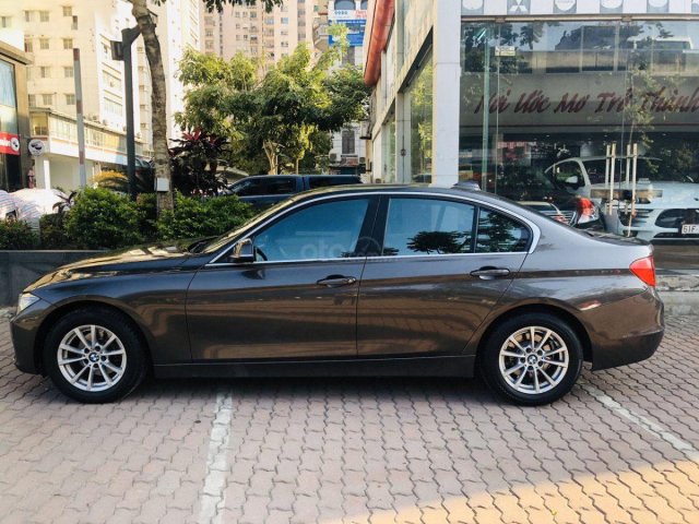 Bán BMW 320i đời 2015, màu nâu, xe nhập, số tự động