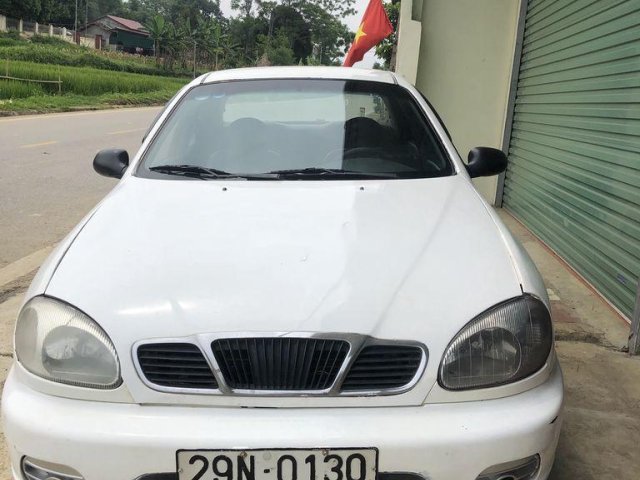 Cần bán gấp Daewoo Lanos đời 2001, màu trắng, xe nhập  